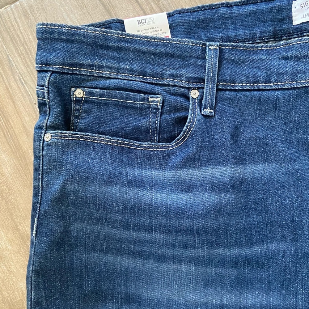 Levi Strauss signature women’s jeans - Picture 3 of 13
